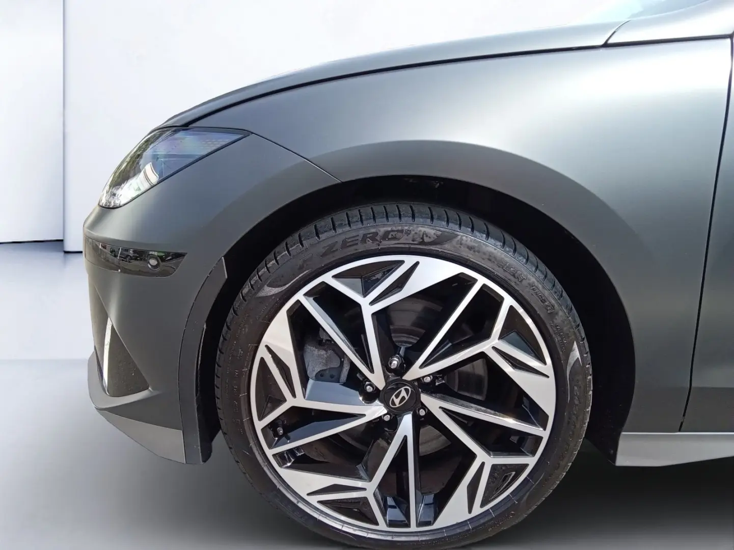 Ioniq 6 Allrad 77,4 kWh, Uniq