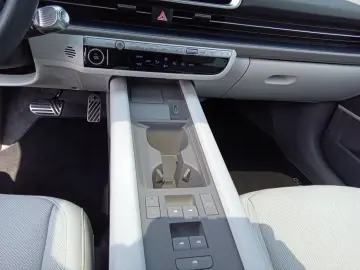 Ioniq 6 Allrad 77,4 kWh, Uniq