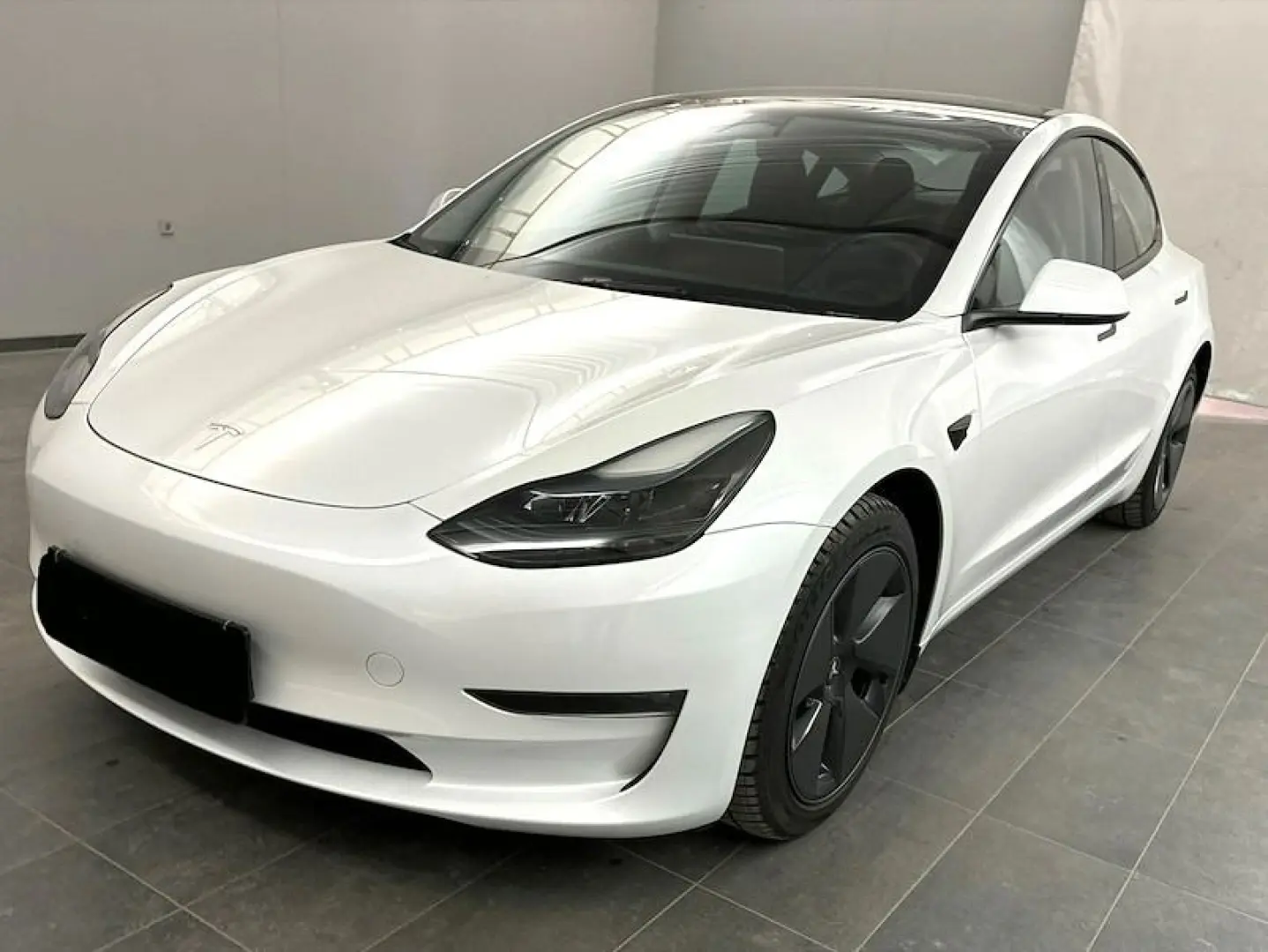 Model 3 LONG RANGE DUAL 4WD SoH 98/100 NP:59tEUR
