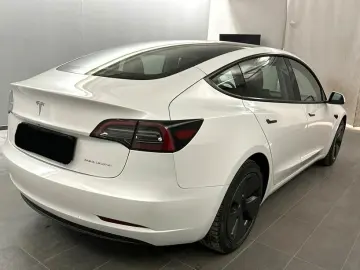 Model 3 LONG RANGE DUAL 4WD SoH 98/100 NP:59tEUR