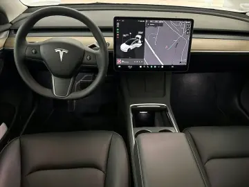 Model 3 LONG RANGE DUAL 4WD SoH 98/100 NP:59tEUR