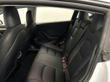 Model 3 LONG RANGE DUAL 4WD SoH 98/100 NP:59tEUR