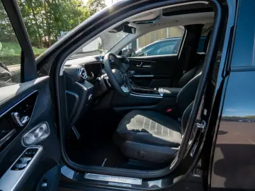 GLC 220 d 4M AMG Line AHK Distr Pano Night Burme