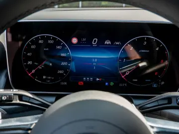 GLC 220 d 4M AMG Line AHK Distr Pano Night Burme