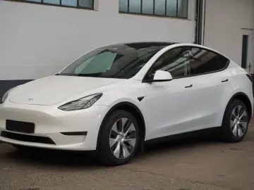 Model Y Long Range AWD  Mwst. ausweisbar Matrix-