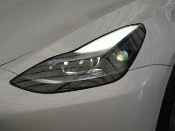 Model Y Long Range AWD *Mwst. ausweisbar*Matrix-