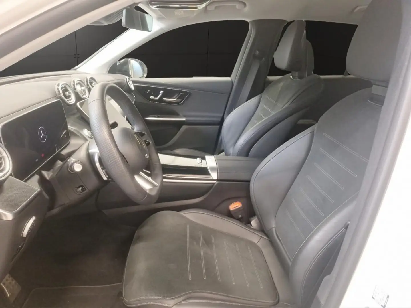 GLC 200 4M AMG LED DISTRONIC NAVI KEYLESS 360°