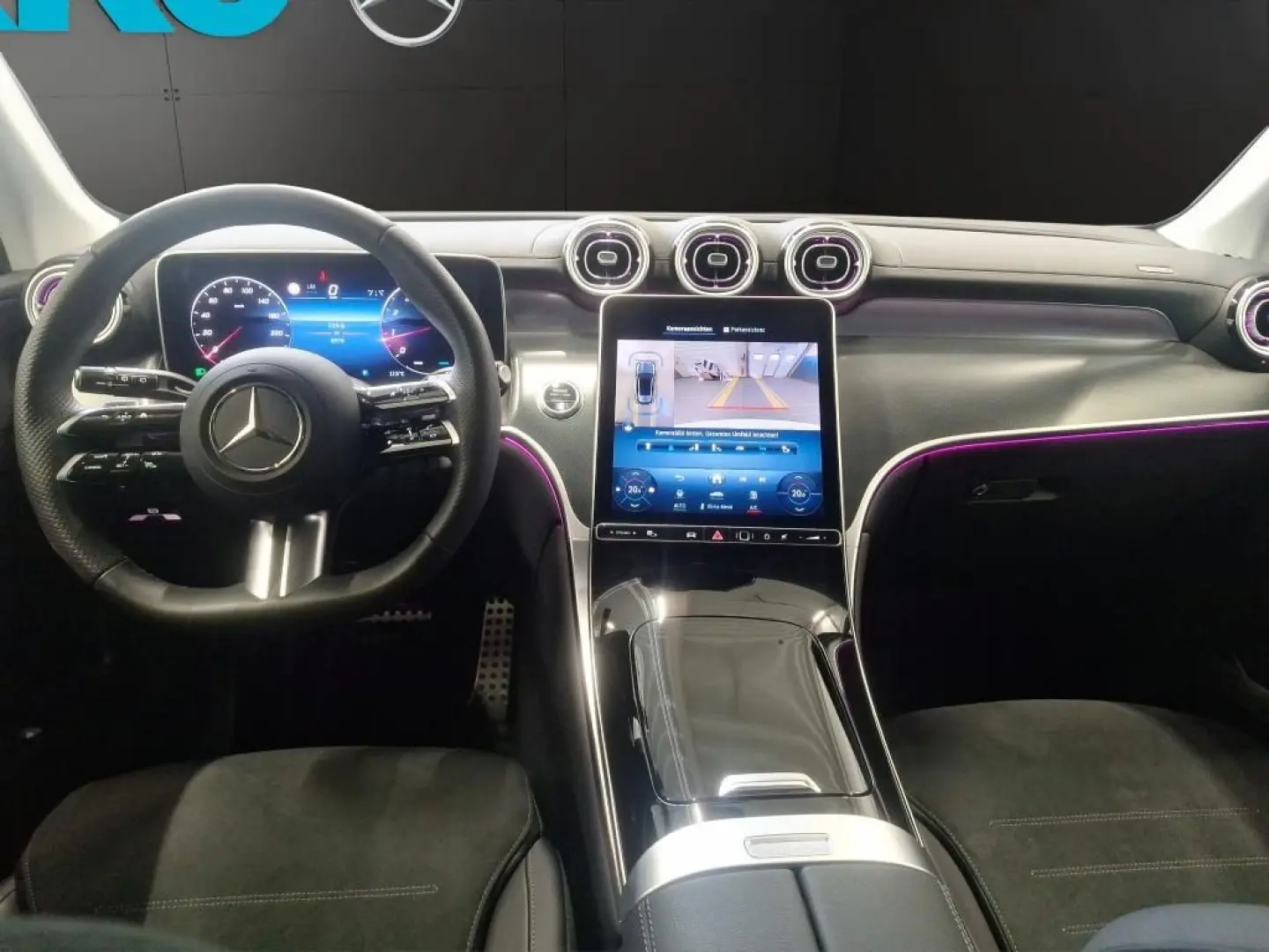 GLC 200 4M AMG LED DISTRONIC NAVI KEYLESS 360°