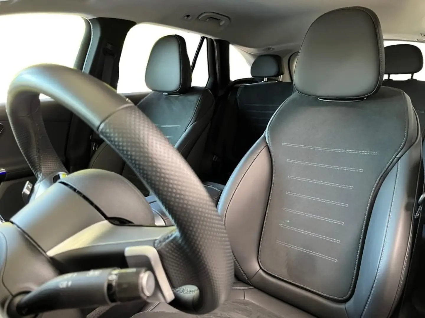 GLC 200 4matic AMG +MBUX+SpurW+W-Paket+PDC+LED