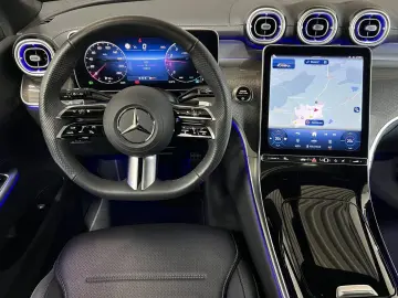 GLC 200 4M AMG AHK+Pano+Kamera+LED+Navi+el.Heck