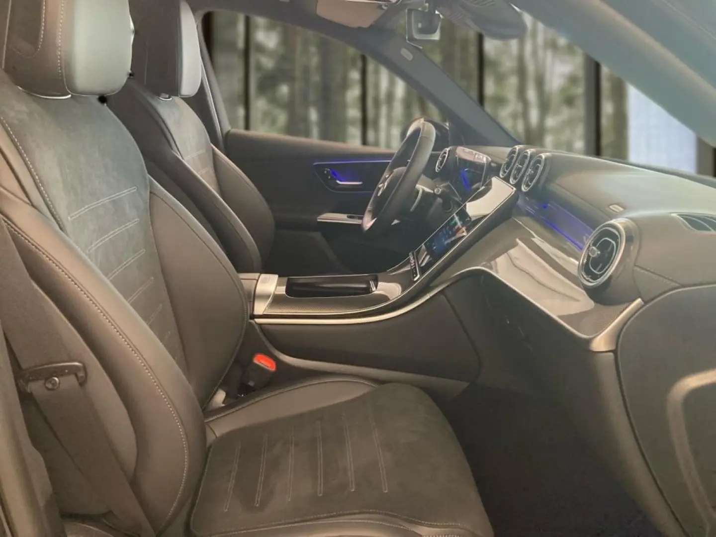 GLC 200 4M AMG-Line+Night+AHK+DISTRONIC+MBUX+LED