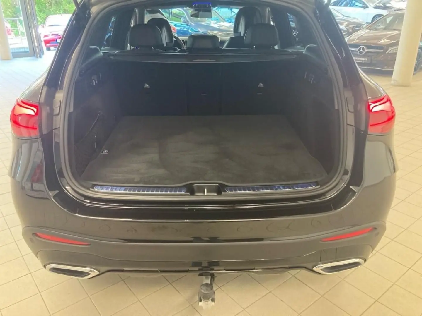 GLC 200 4M AMG-Line+Night+AHK+DISTRONIC+MBUX+LED