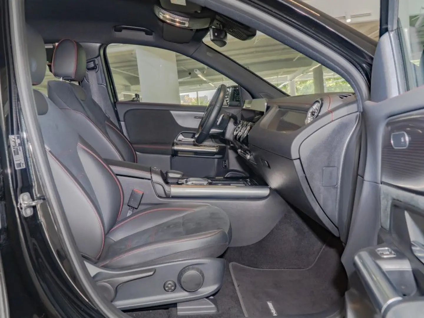 EQA 300 4M AMG/CAM/EASY-PACK/Shz/MBUX-AR Nav/18'