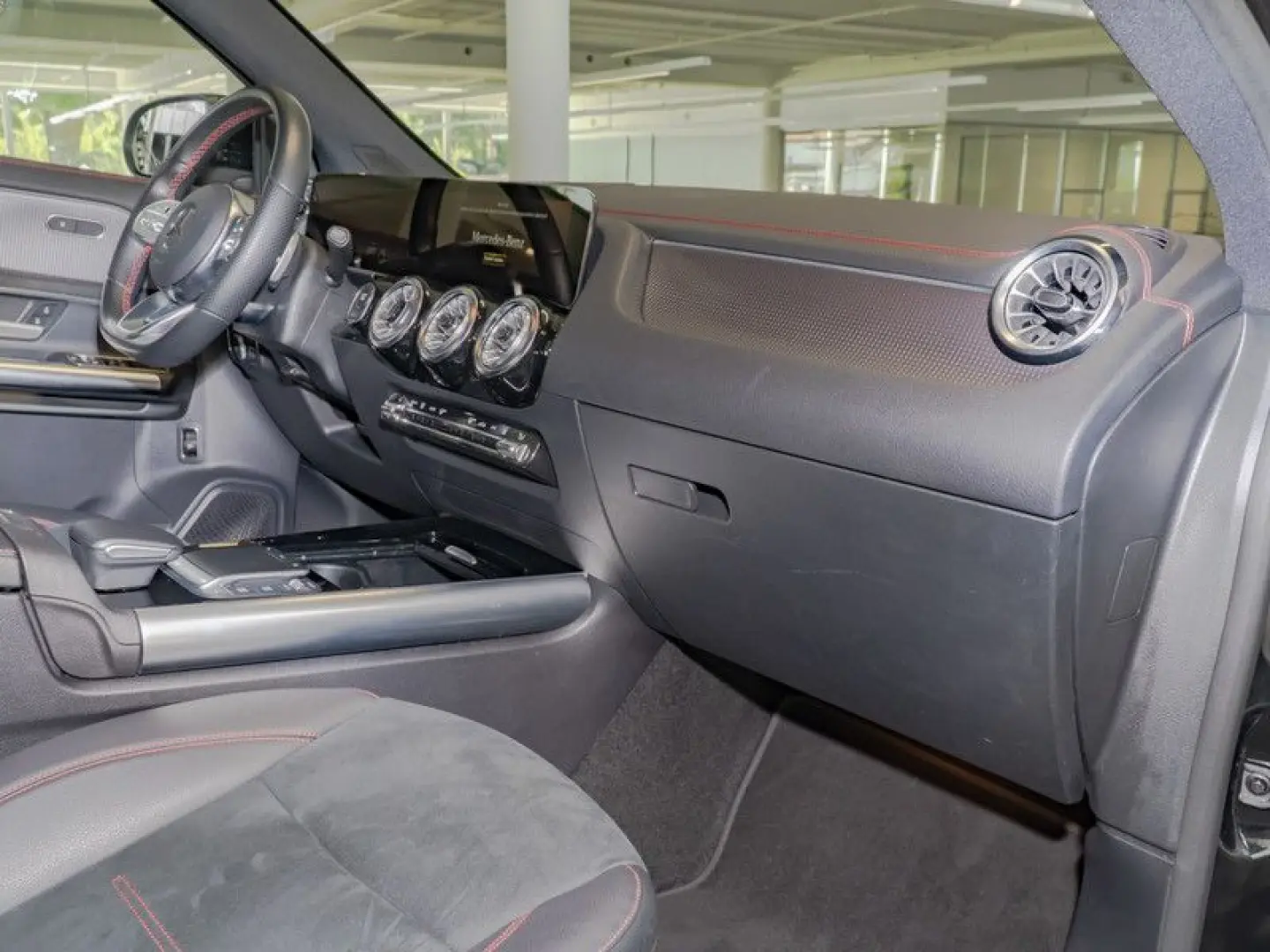 EQA 300 4M AMG/CAM/EASY-PACK/Shz/MBUX-AR Nav/18'