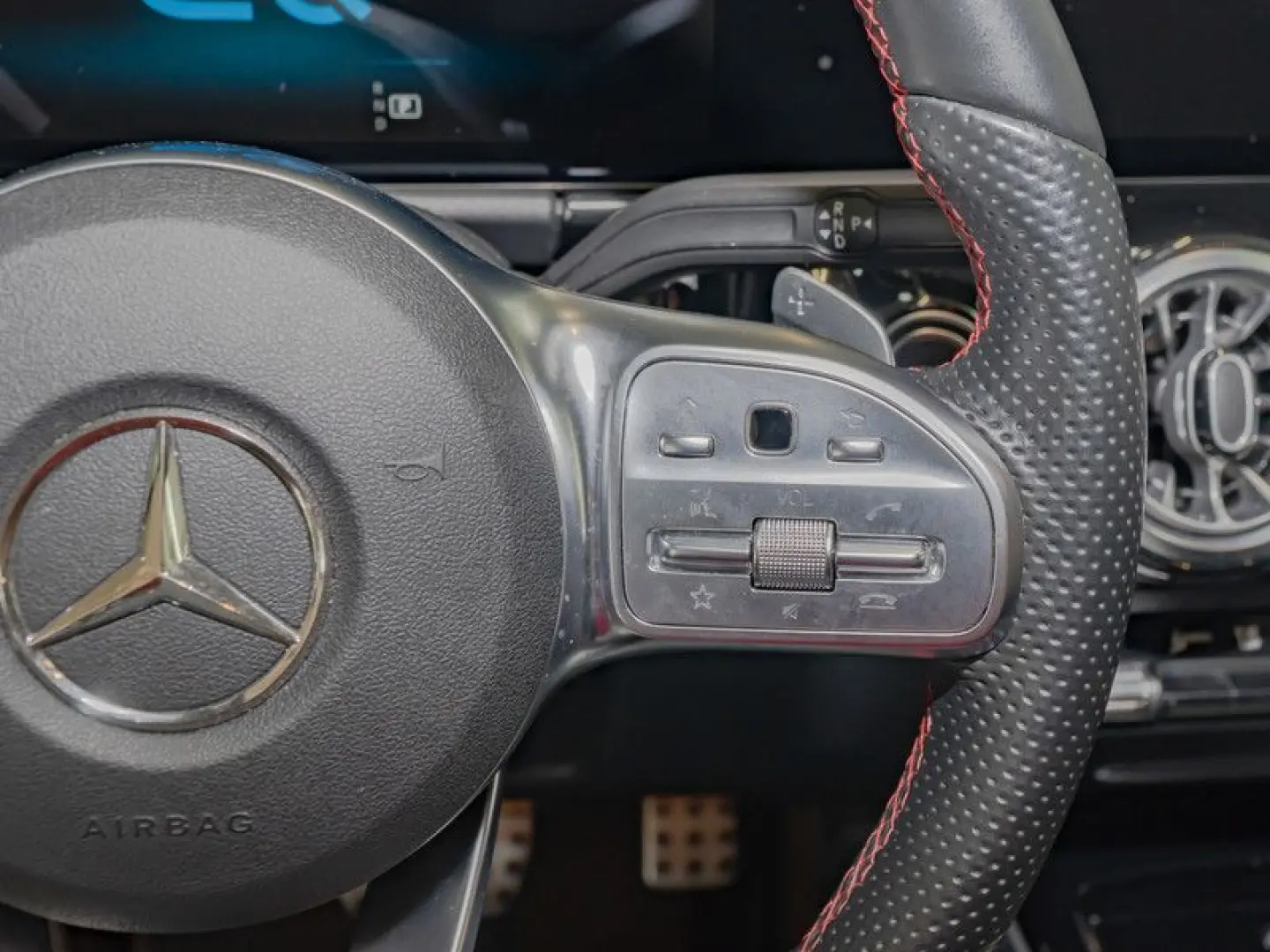 EQA 300 4M AMG/CAM/EASY-PACK/Shz/MBUX-AR Nav/18'
