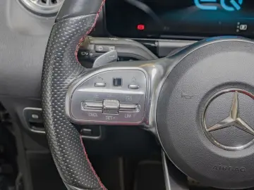 EQA 300 4M AMG/CAM/EASY-PACK/Shz/MBUX-AR Nav/18'