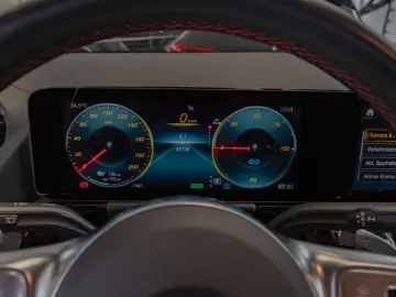 EQA 300 4M AMG/CAM/EASY-PACK/Shz/MBUX-AR Nav/18'