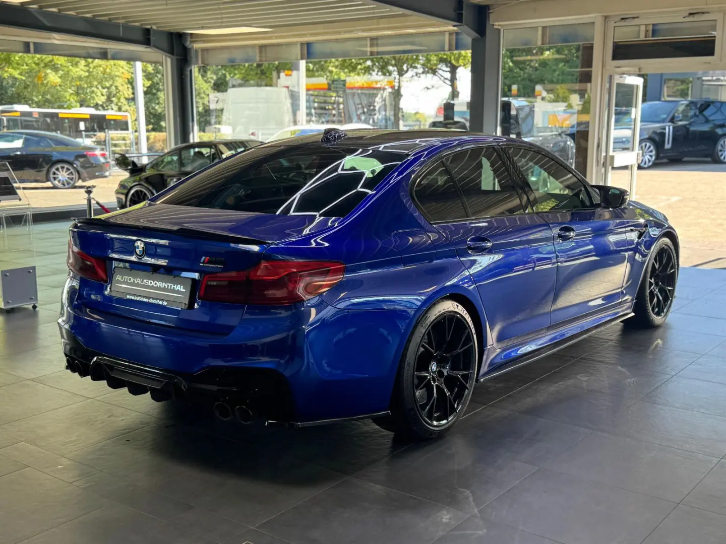 M5 LIMOUSINE/CARBON/MEMORY/HUD