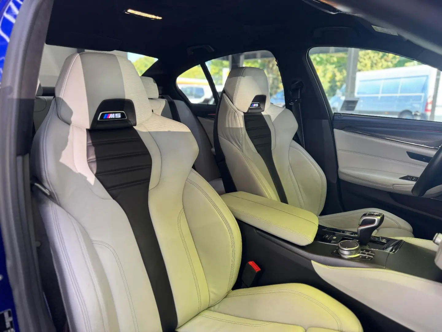 M5 LIMOUSINE/CARBON/MEMORY/HUD
