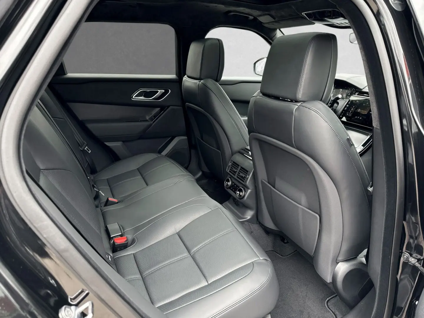 Range Rover Velar P400 AUTOBIOGRAPHY BLACK PACK