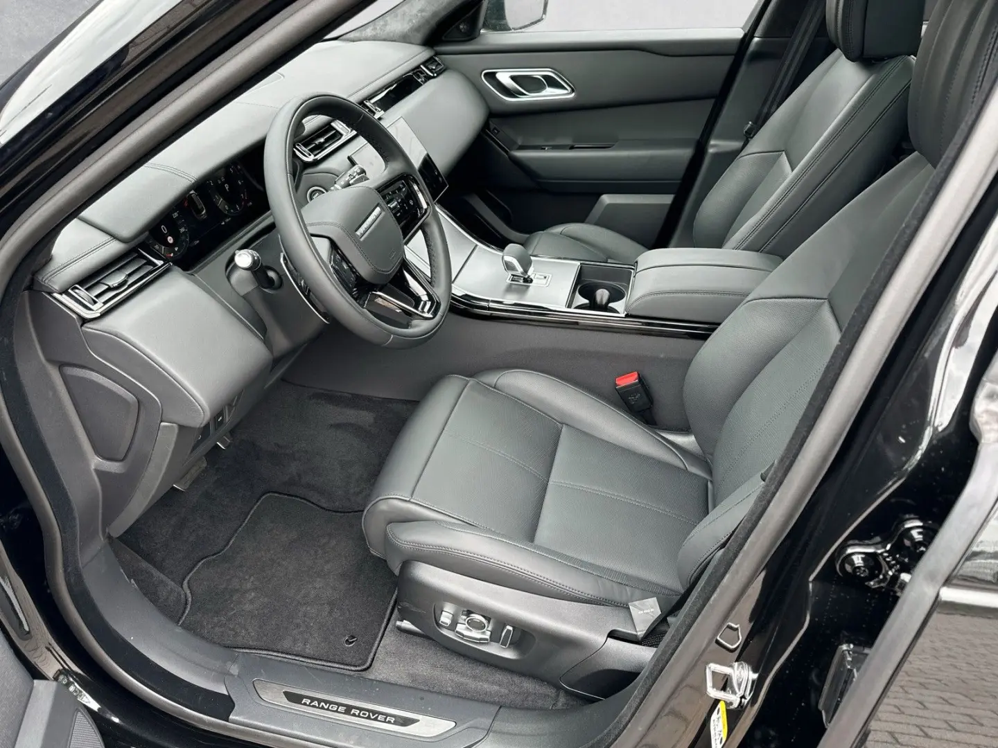 Range Rover Velar P400 AUTOBIOGRAPHY BLACK PACK