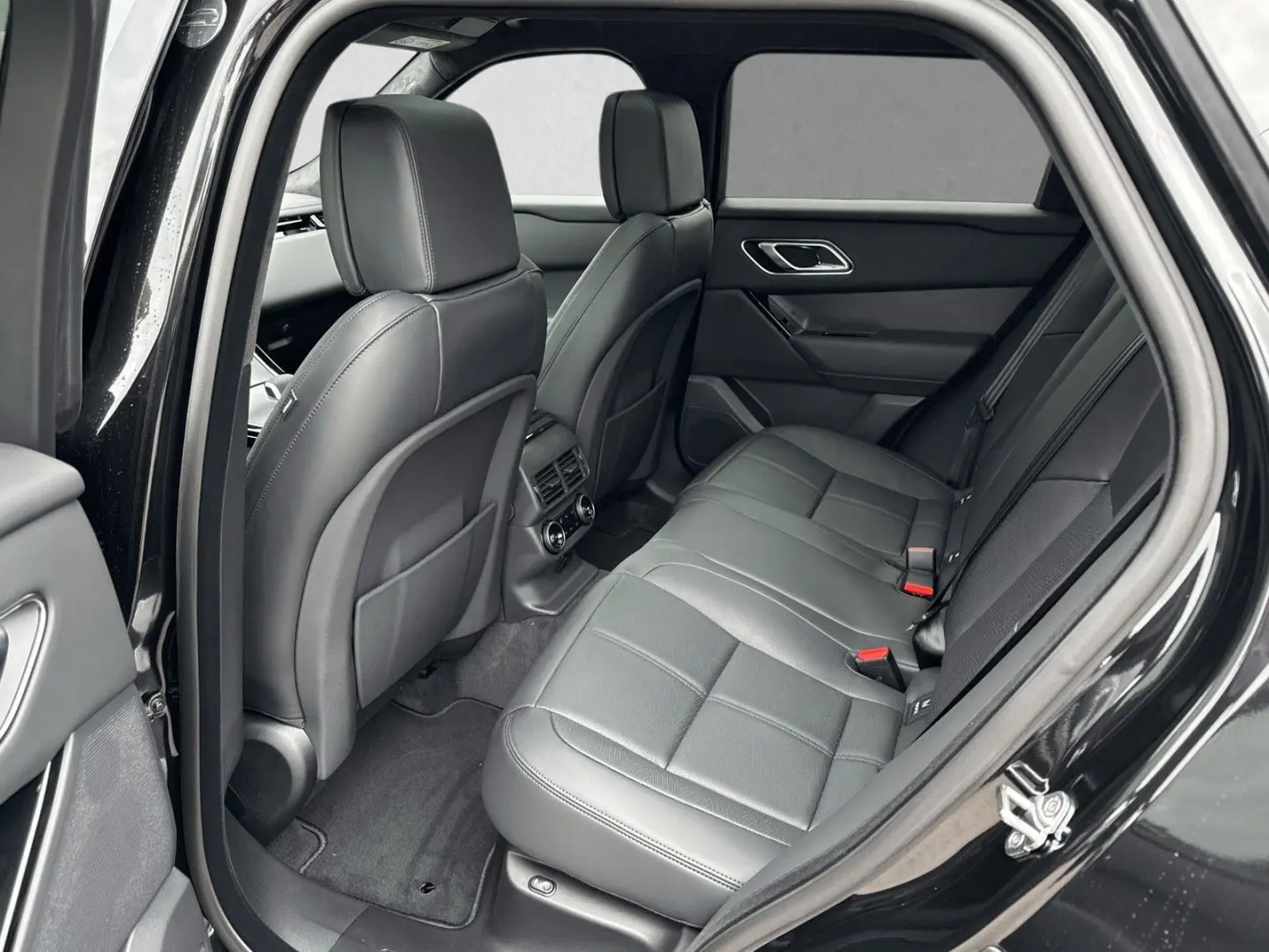 Range Rover Velar P400 AUTOBIOGRAPHY BLACK PACK