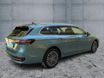 Passat Variant 2.0 TDI DSG ELEGANCE 5JG+NAVI+AHK