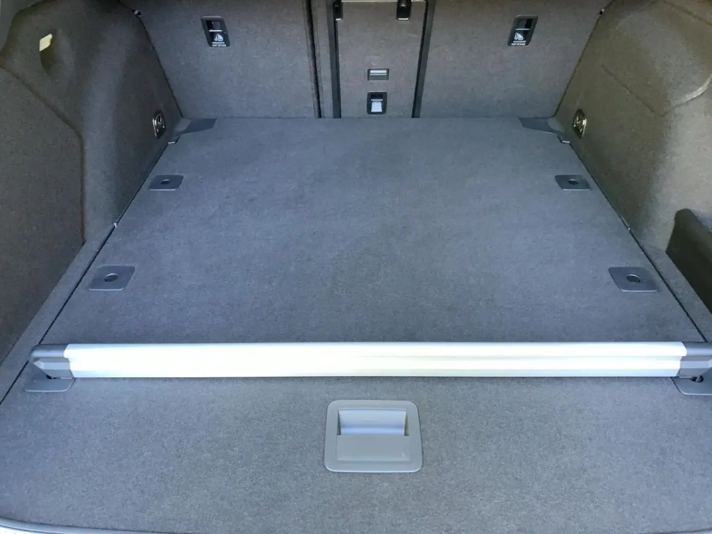 Passat Variant 2.0 TDI DSG ELEGANCE 5JG+NAVI+AHK