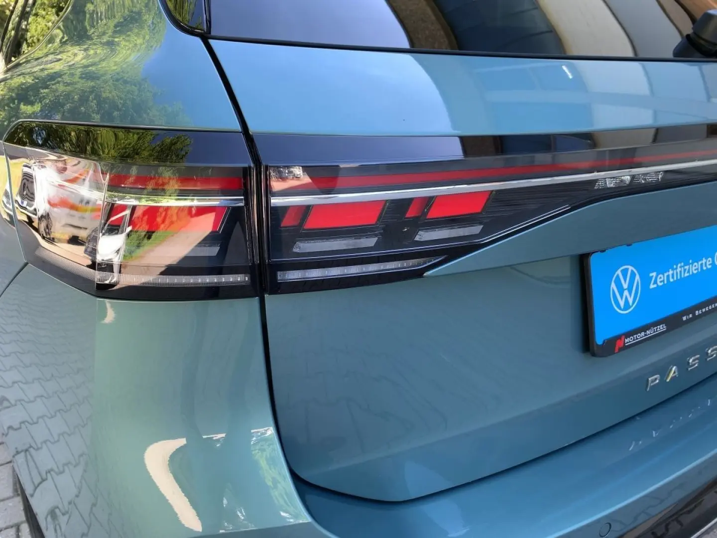 Passat Variant 2.0 TDI DSG ELEGANCE 5JG+NAVI+AHK