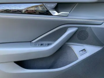 Passat Variant 2.0 TDI DSG ELEGANCE 5JG+NAVI+AHK