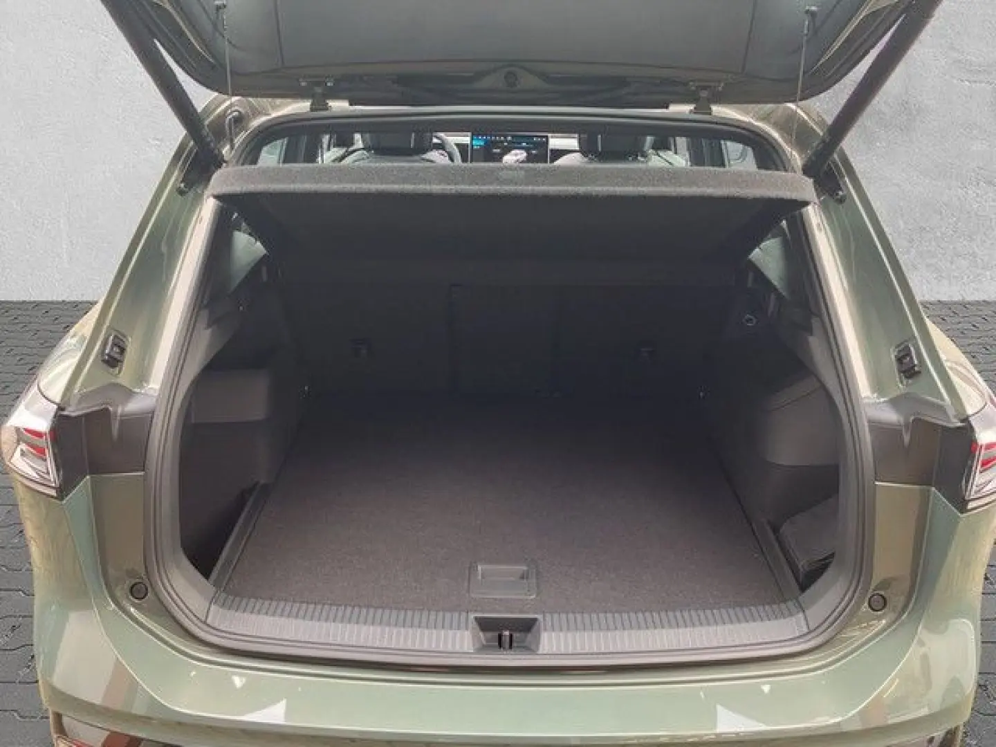 Tiguan 2,0 TDI 4Motion R-Line Pano Head-up Leder