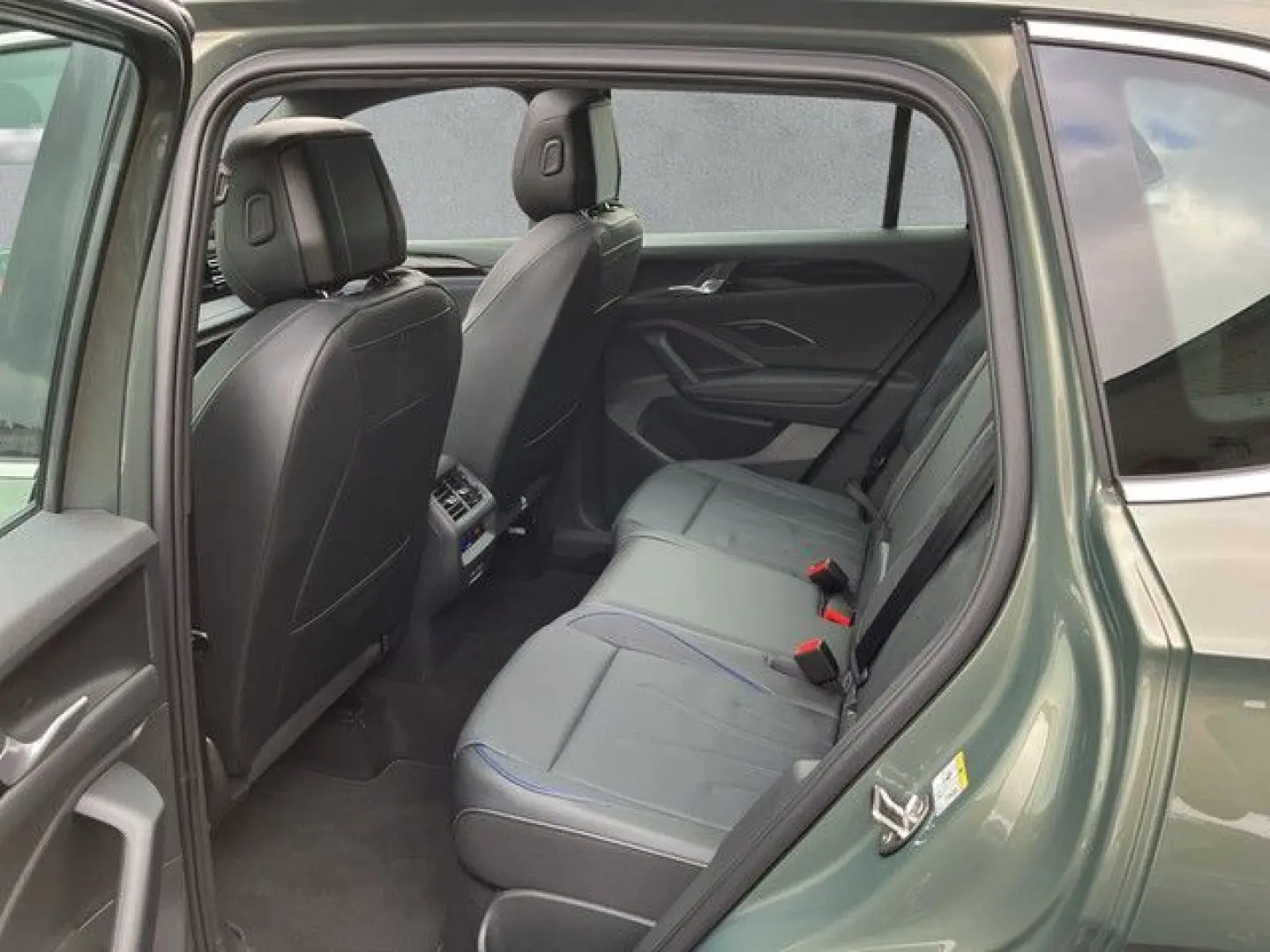 Tiguan 2,0 TDI 4Motion R-Line Pano Head-up Leder