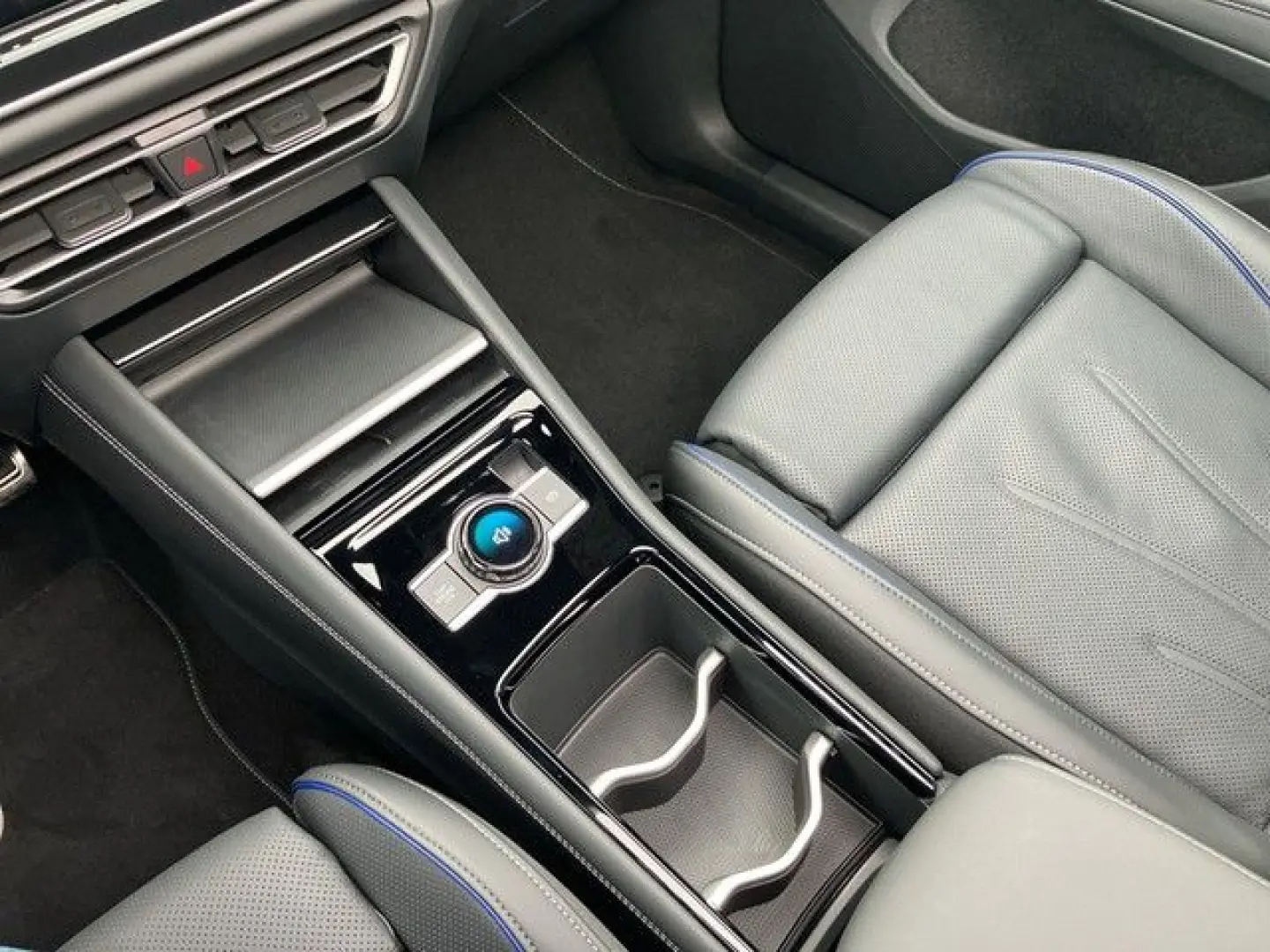 Tiguan 2,0 TDI 4Motion R-Line Pano Head-up Leder