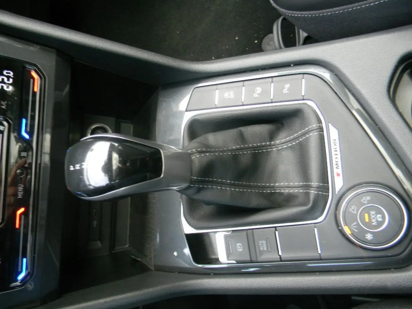 Tiguan R-Line 4M Black Style 2,0 TDi DSG AHK,PAN
