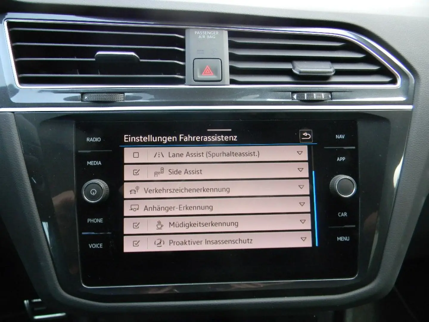Tiguan R-Line 4M Black Style 2,0 TDi DSG AHK,PAN