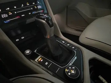 Tiguan Elegance DSG 4M LED Matrix Panodach AHK