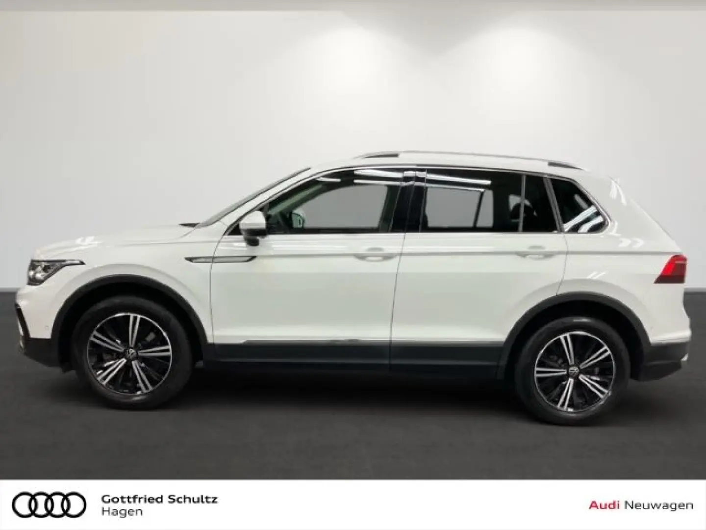 Tiguan 2.0 TSI DSG 4M IQ.Light NAV PAN ACC Elega