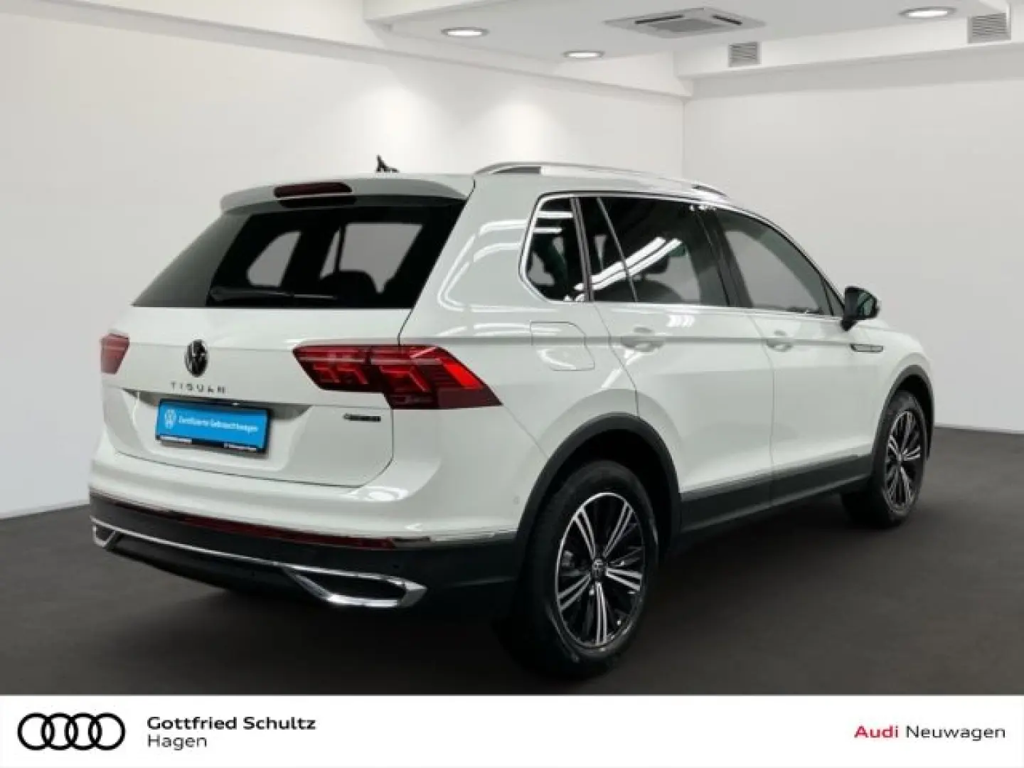 Tiguan 2.0 TSI DSG 4M IQ.Light NAV PAN ACC Elega