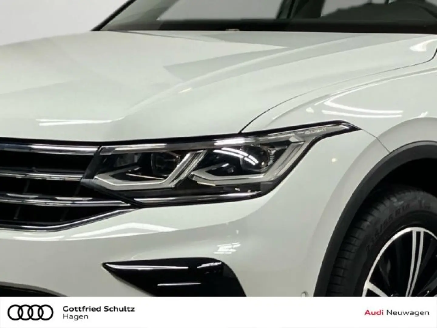 Tiguan 2.0 TSI DSG 4M IQ.Light NAV PAN ACC Elega