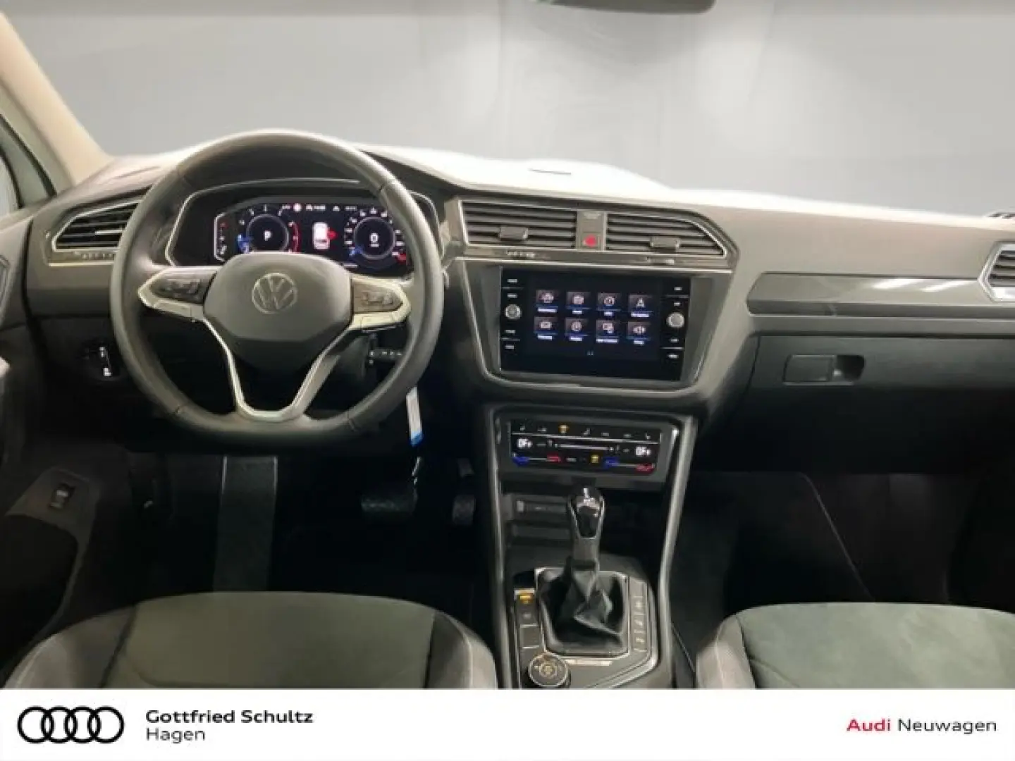 Tiguan 2.0 TSI DSG 4M IQ.Light NAV PAN ACC Elega