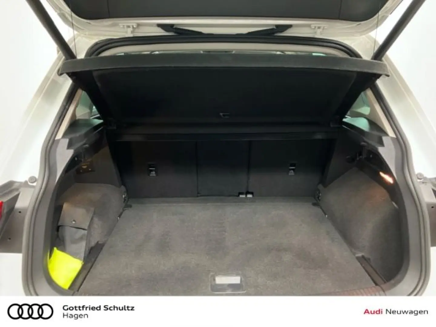 Tiguan 2.0 TSI DSG 4M IQ.Light NAV PAN ACC Elega