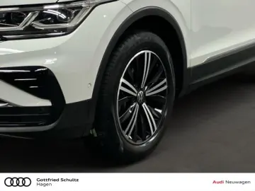 Tiguan 2.0 TSI DSG 4M IQ.Light NAV PAN ACC Elega