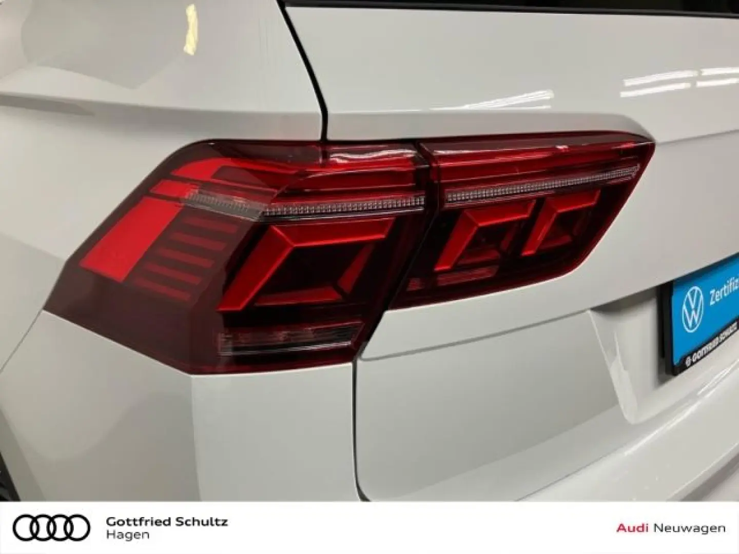 Tiguan 2.0 TSI DSG 4M IQ.Light NAV PAN ACC Elega