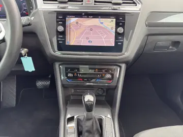 Tiguan 2.0 TSI Elegance DSG 4Motion *Navi*AHK*Pa