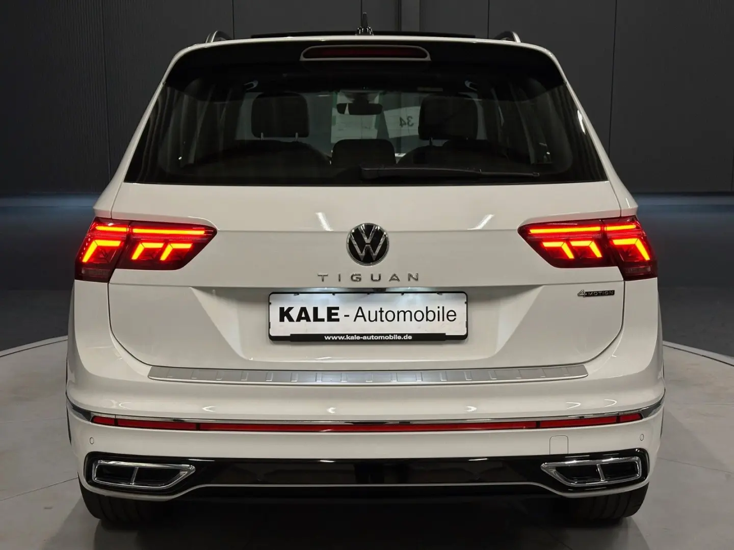 Tiguan R-Line 4Motion*19Zoll*PANORAMA*MATRIX*AHK