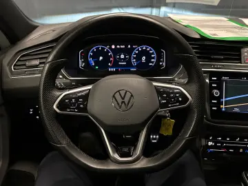 Tiguan R-Line 4Motion*19Zoll*PANORAMA*MATRIX*AHK