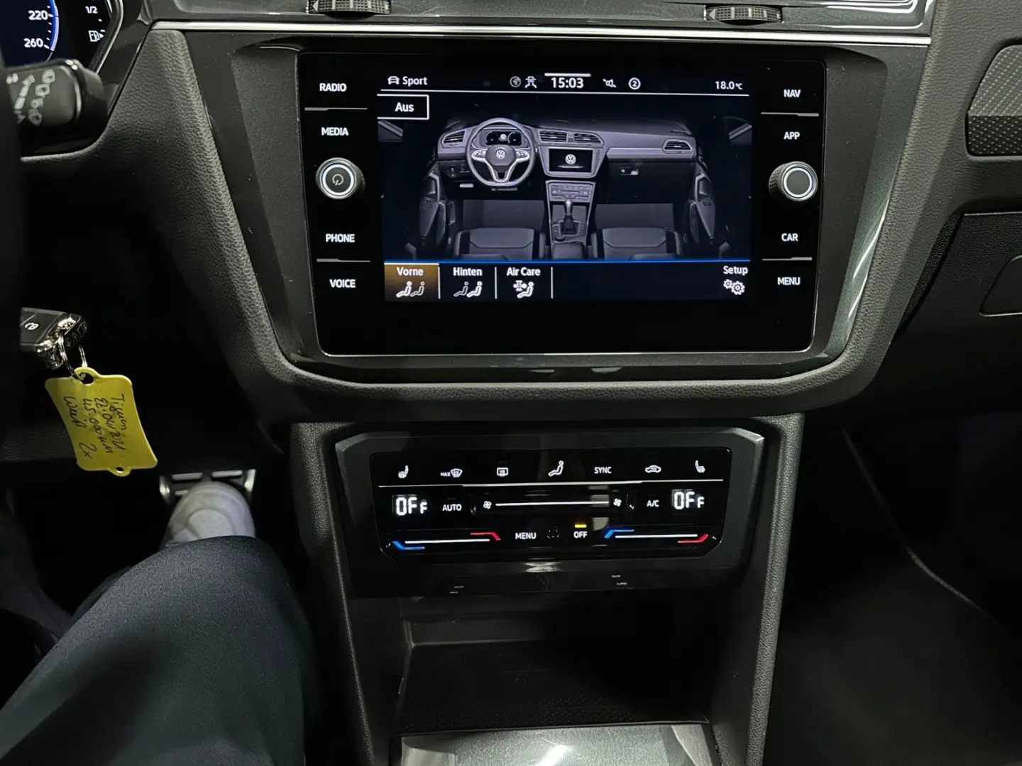 Tiguan R-Line 4Motion*19Zoll*PANORAMA*MATRIX*AHK