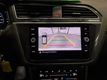 Tiguan R-Line 4Motion*19Zoll*PANORAMA*MATRIX*AHK