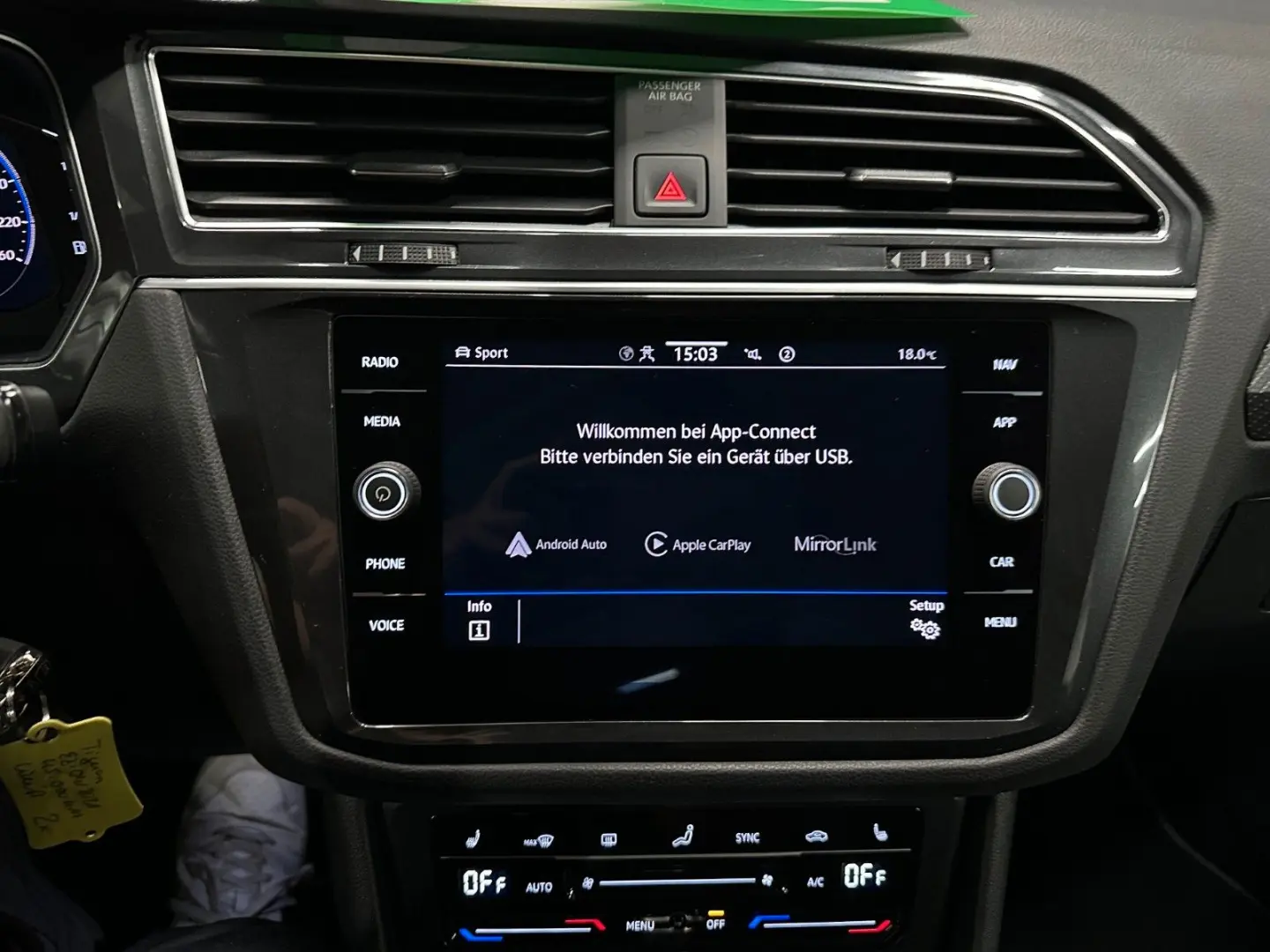 Tiguan R-Line 4Motion*19Zoll*PANORAMA*MATRIX*AHK