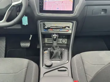 Tiguan Elegance 4Motion 2.0 TSI DSG Navi*AHK*Pan